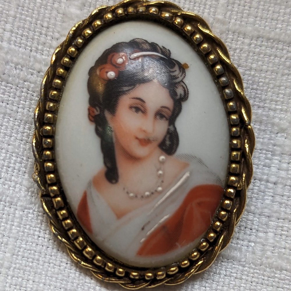 Vintage Goldette Brooch